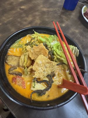 Vegan ramen so good😍  at Yi Xin Vegetarian 一心素食 in Central Singapore