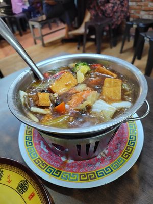 Tofu clay pot at Yi Xin Vegetarian 一心素食 in Central Singapore
