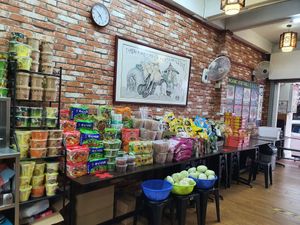 Varieties of instant noodles ~ Circuit Breaker Period at Yi Xin Vegetarian 一心素食 in Central Singapore