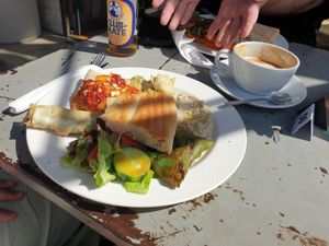 A plate of vegan and vegetarian items at Bellevue di Monaco in Munich