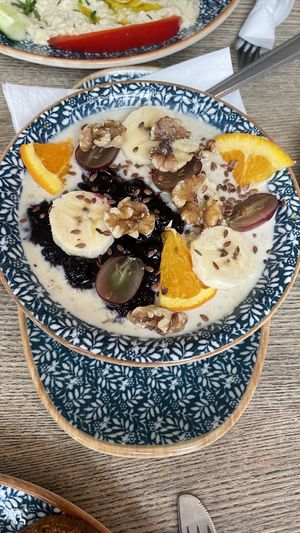 Lauwarmes lila Müsli  at Bellevue di Monaco in Munich