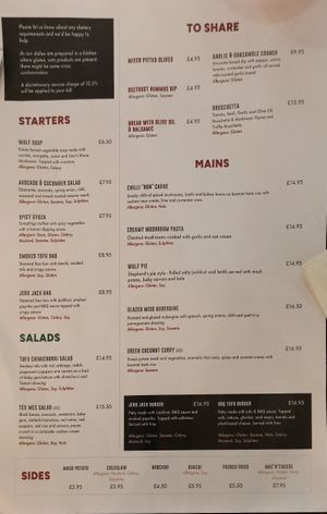 Going for the Garlic & Guacamole Crunch, then the Wulf Pie, whereas my daughter ordered the Mac'n'Cheese at Wulf & Lamb Chelsea in London