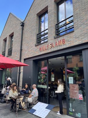 Outside seating   at Wulf & Lamb Chelsea in London