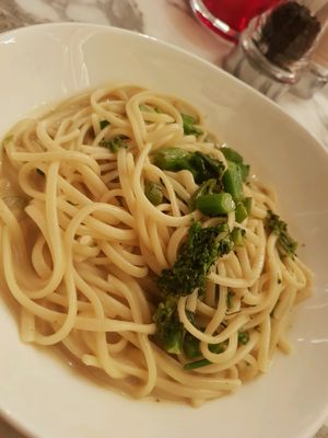 creamy linguine   at Wulf & Lamb Chelsea in London