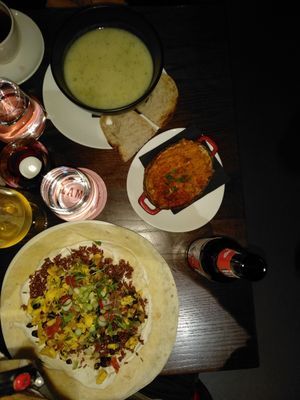 Buritto, potato-onion-soup, mac'n'cheese at Wulf & Lamb Chelsea in London