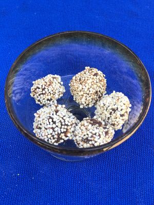 Trufas de Chocolate y Amaranto - Chocolate Truffles with Amaranto Seeds at Ol-Lin Vegan in Ajijic