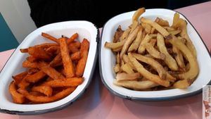 Sweet potatoes and standard french fries at HD Diner - Saint-Michel in Paris