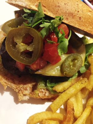 vegan burger with regular fries at HD Diner in Levallois-perret