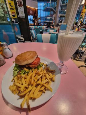 Nice. at HD Diner in Puteaux