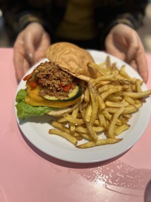 VEGAN CHICK'UN BURGER  at HD Diner in Puteaux