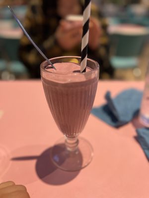 Vegan milkshake   at HD Diner in Puteaux