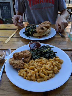 Mac n cheese n chickn at The Hogtown Vegan in Toronto