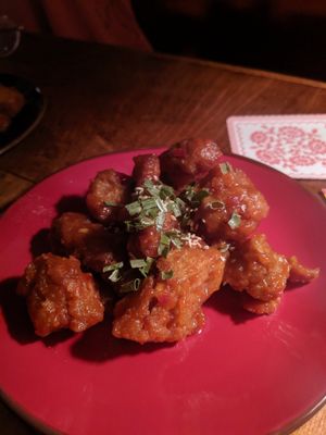 Vegan sweet chilli chicken (10/10) at hallogallo in Tokyo