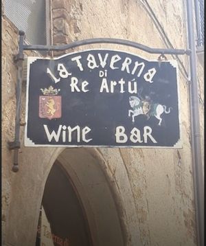 Front store  at La Taverna di Re Artù in Pienza
