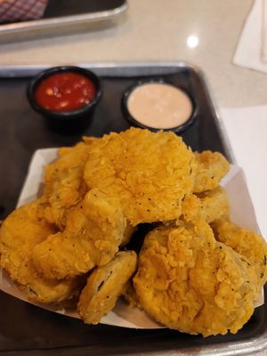 Vegan fried pickles with vegan sauce at Flippin' Good in Las Vegas