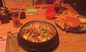 Kapsalon and cheeseburger 👍 at Backstage Vegan Kitchen in Rotterdam