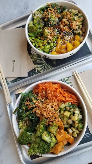 Vegan poke bowls at UF Poke Bar - Großer Burstah in Hamburg