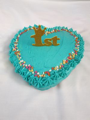 An egg-free cake smash cake for a one year old at 280 Bakes in Bristol