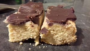 Twix inspired traybake at 280 Bakes in Bristol