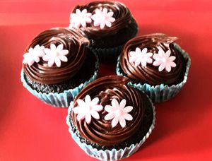 Spring flower cupcakes at 280 Bakes in Bristol