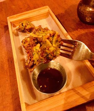 Mise en bouche! Beignets de légumes! Délicieux! at Hindusthali in Montreal