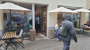 front - outdoor seating at Life Bar in Leuven
