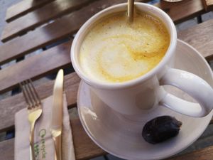 Kurkuma latte at Life Bar in Leuven