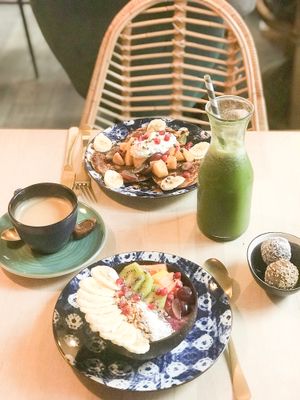 Smoothie bowl winter pancakes at Life Bar in Leuven