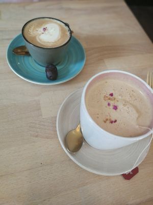 Chai Tea and Latte at Life Bar in Leuven