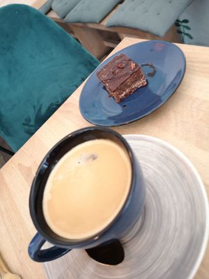 Coffe and dessert at Life Bar in Leuven