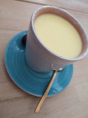 Kurkuma latte at Life Bar in Leuven