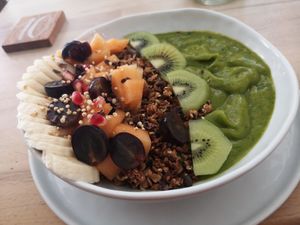 Green smoothie bowl at Life Bar in Leuven