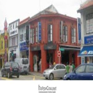 outside at Chellas Vegetarian Corner in Central Singapore