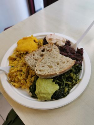 6 euros plate at Officina Vegana in Naples