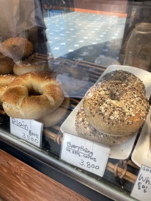 I bought Everything, Plain and Olive   at SF Bagel in Seoul