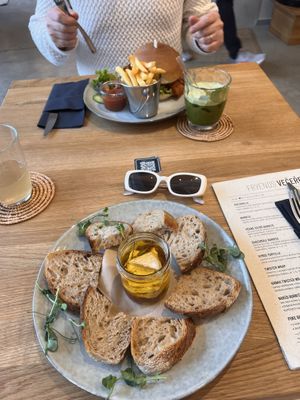 cashewbert  at Fryends in Brno