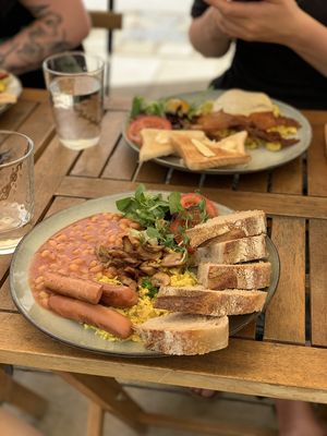 English Breakfast in the foreground, Texas Breakfast in the background. Yum.  at Fryends in Brno