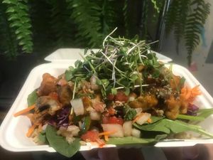 Lemon Curry Cauliflower Bowl at Wrappin & Rollin in Roseburg