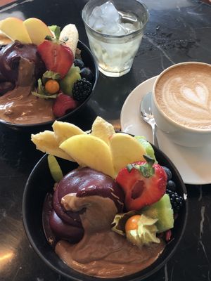 Açaí mit Mandelmuss   at Wagners Juicery & Health Food in Munich