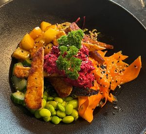 Tempeh Poke  at Wagners Juicery & Health Food in Munich