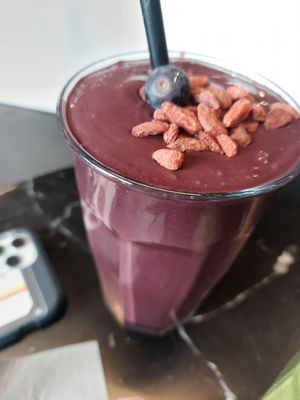 Maverick at Wagners Juicery & Health Food in Munich