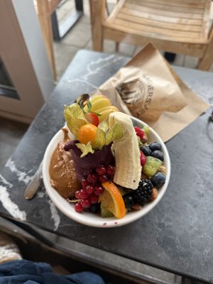 Açaí bowl   at Wagners Juicery & Health Food in Munich