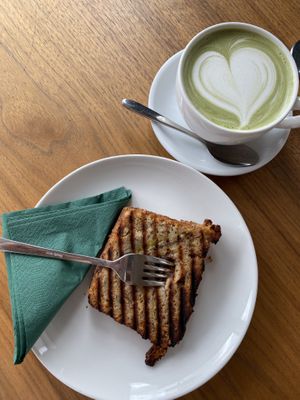 Vegan banana bread & matcha latte with oat milk  at Wagners Juicery & Health Food in Munich
