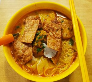 Laksa with fine beehoon and yellow noodle at Bodhi Deli - 菩提斋 in Central Singapore