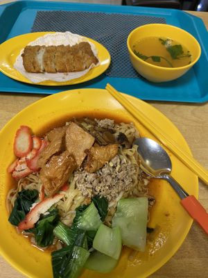 Nice mee pok and chicken cutlet at Bodhi Deli - 菩提斋 in Central Singapore