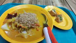 Lontong and Thai Tofu at Bodhi Deli - 菩提斋 in Central Singapore