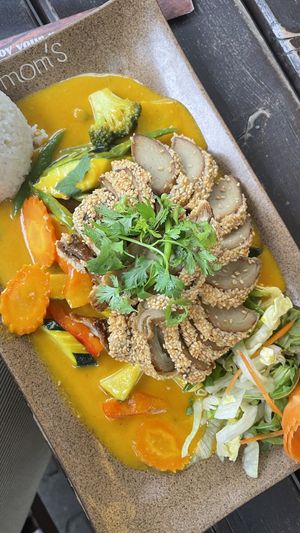 Vegane Ente mit Mangosauce  at Mom's Creation - Alt Treptow in Berlin