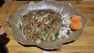 Phò Xào Seitan: stir fry rice noodles with seitan strips and veggies  at Mom's Creation - Alt Treptow in Berlin