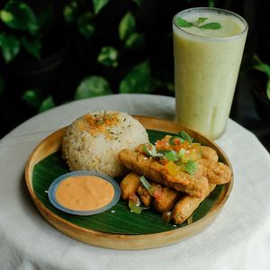 Kids meal: brown rice with Beyond Chick'n Stripes and smoothie at Burgreens - Pacific Place Mall in Jakarta