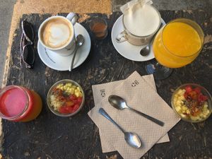 Vegan brunch first course at Cafe ArtySana in Valencia